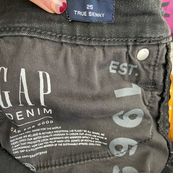 BLACK HIGH RISE DENIM - Picture 3 of 3